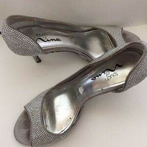 Touch of Nina heels size 7.5 open toe gray